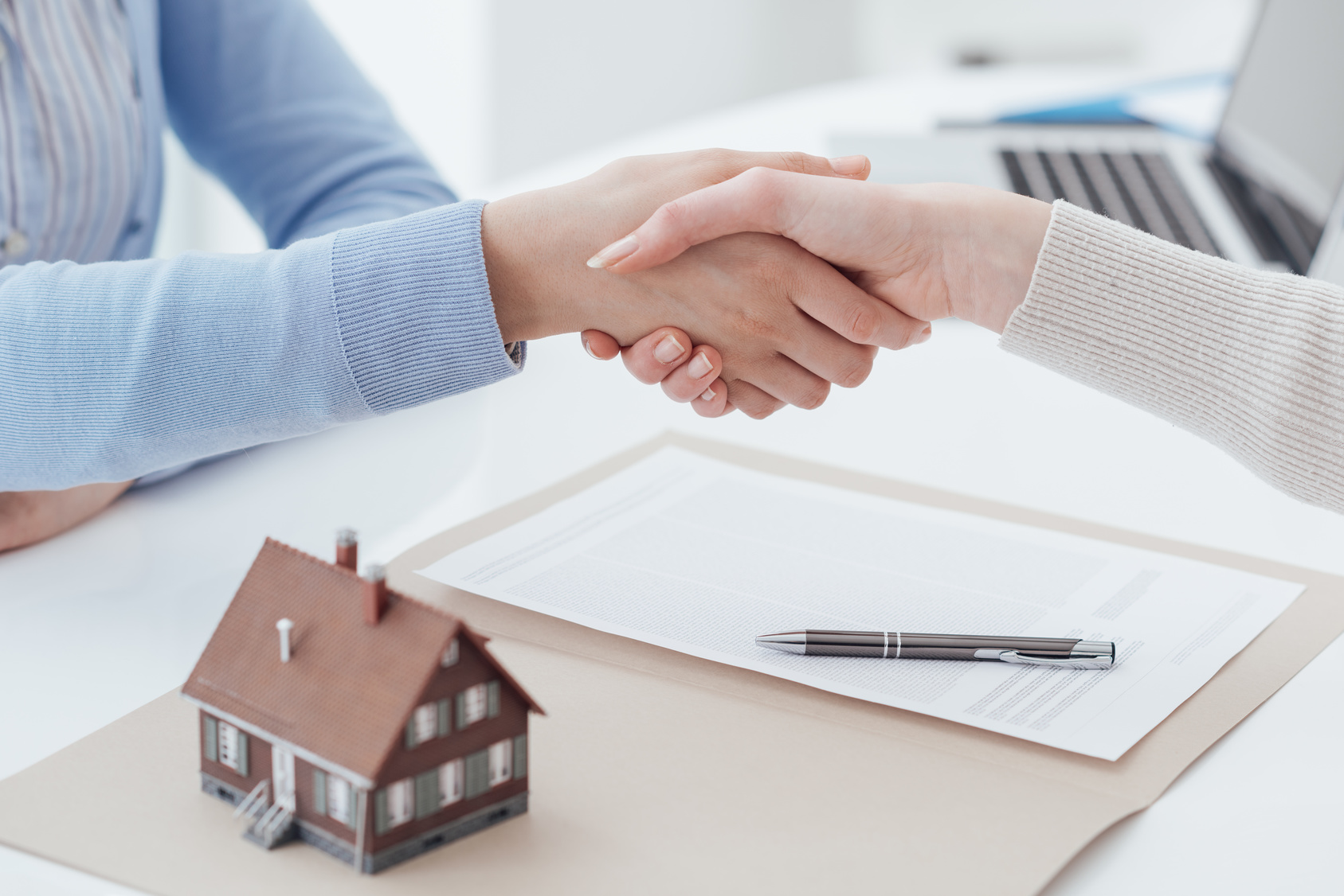 Les mensualités du crédit sont constituées uniquement d'intérêts et le montant emprunté remboursé en fin de prêt. © StockPhotoPro, Fotolia